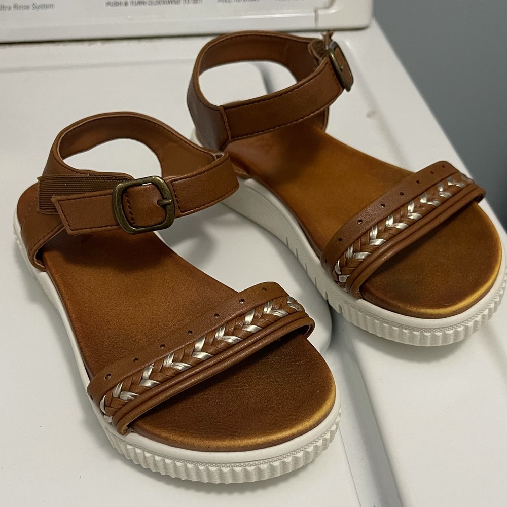 Girls platform sandals